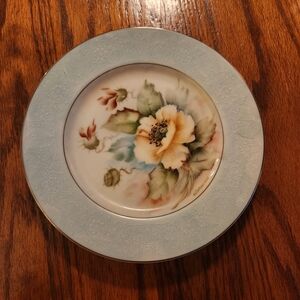 Vintage Crown Victoria Lovelace 8in Plate, Floral Blue Lace Edge